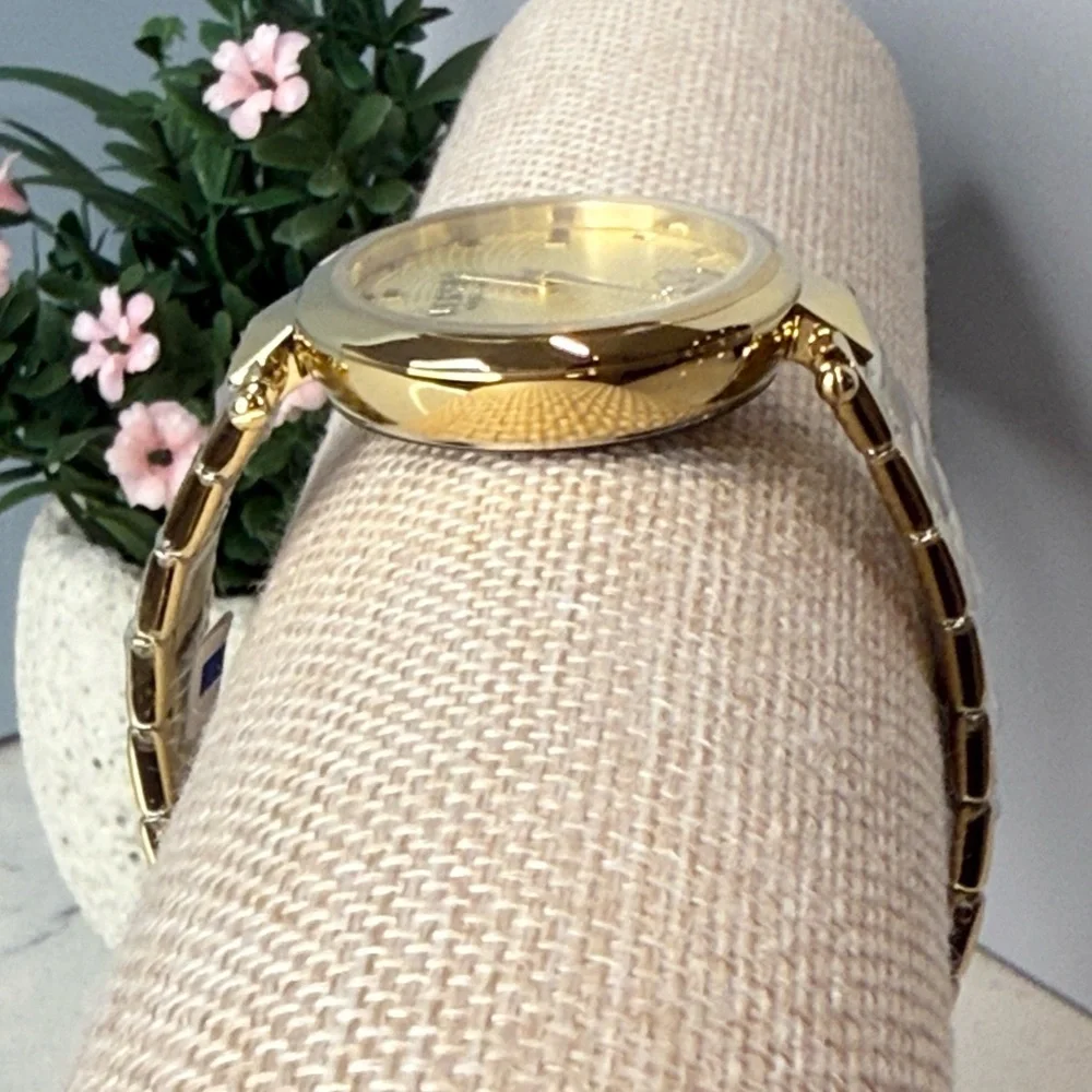 Versus Versace Women's Quartz Covent Garden Gold-Tone Stainless Steel Bracelet